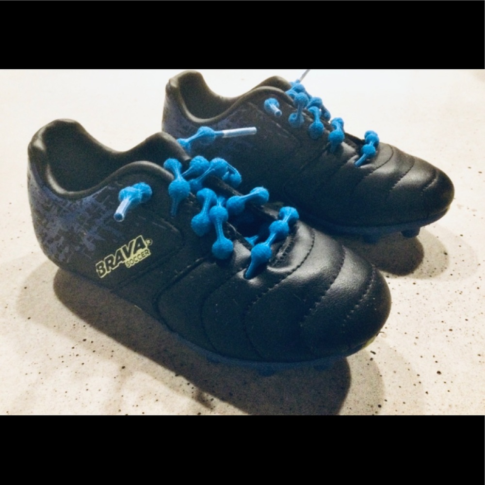 ⚽️ BRAVA BOYS BLUE & BLACK SOCCER CLEATS ⚽️